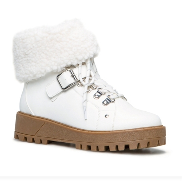 Shoe Dazzle Shoes - New shoedazzle white boot fur leather fashion sz 9